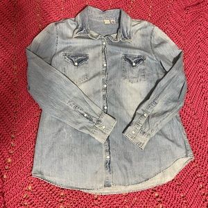 SOLD 🛑 NWT Medium Wash Denim Button Up